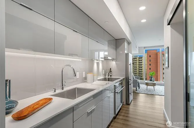 1 bed, 556 sqft, $1,800 — Photo 2