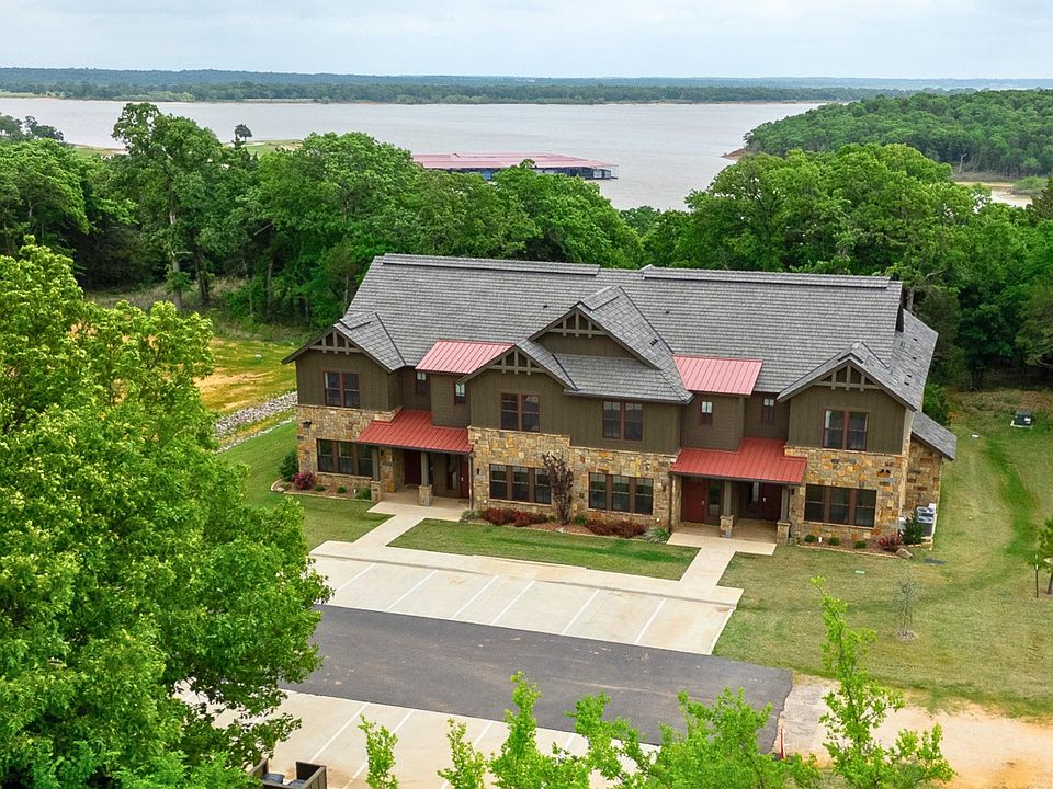 1st image of 160 Lakeview Ct #4