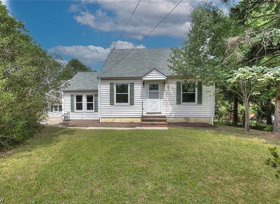 1st image of 33901 Eddy Rd