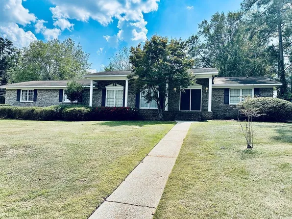 1302 Scenic View Dr, Dothan, AL 36303