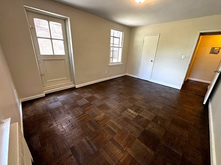 112-114 Chancellor Ave #B10 — Photo 7