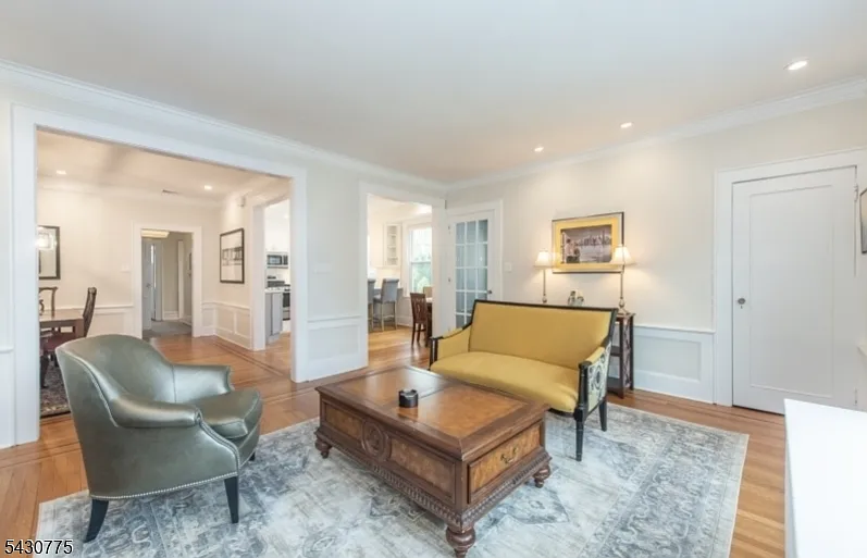 3 bed, 2.0 bath, $6,000 — Photo 3