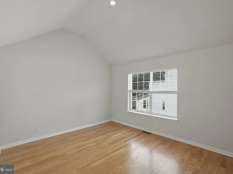 1057 Easton Rd #B — Photo 11