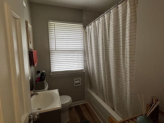 5th image of 4535 Mason St