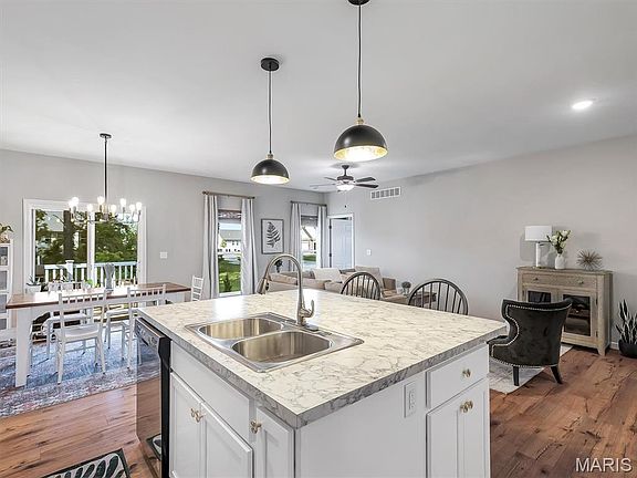 3rd image of 3001 Koch Ln