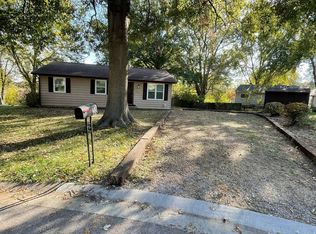 22 Pageant Ct, Belleville, IL 62220