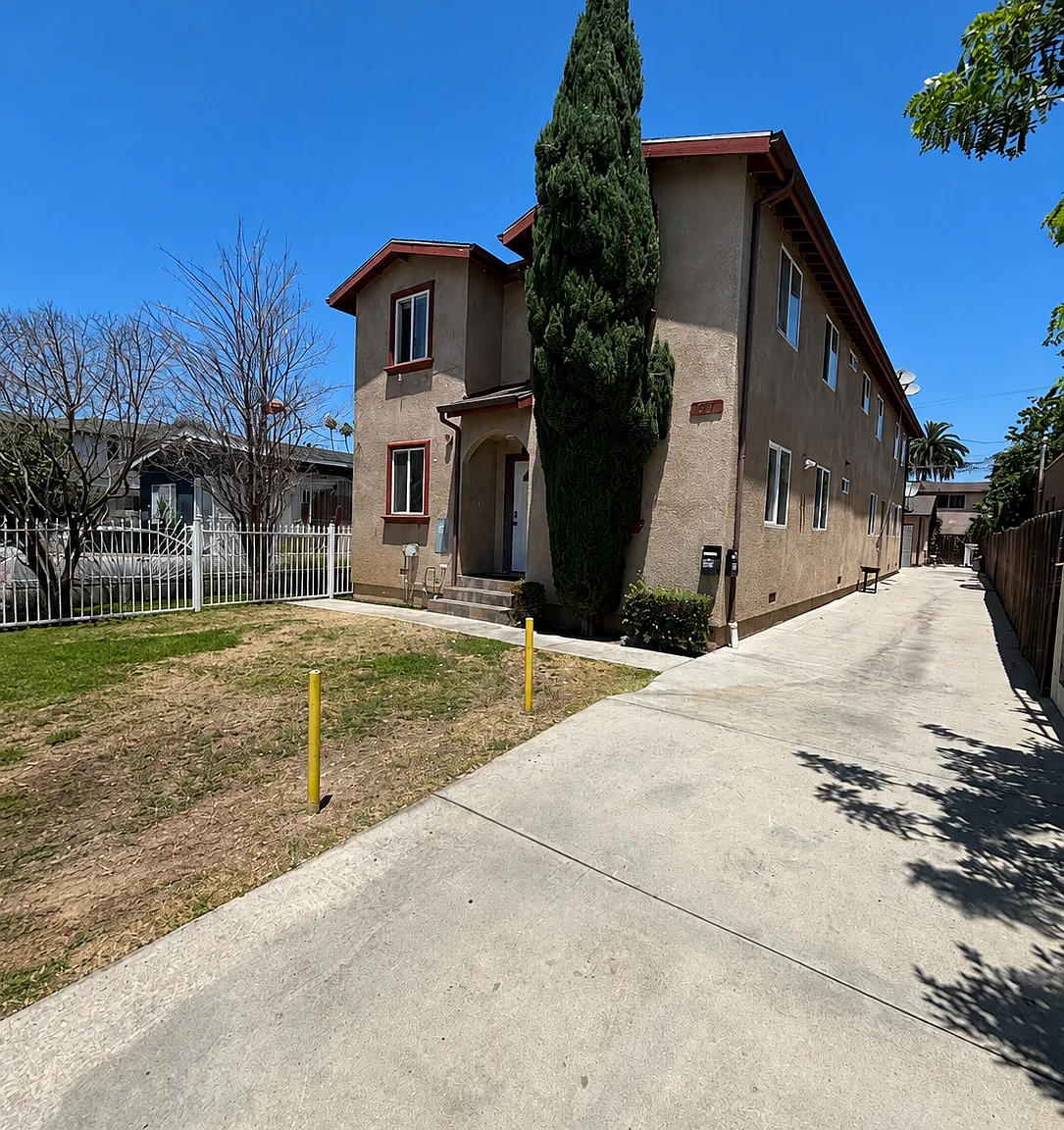 5 bed, 1702 sqft, $4,200 — Photo 1