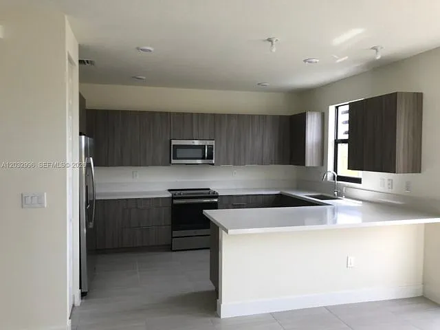 8102 NW 105th Ct — Photo 9