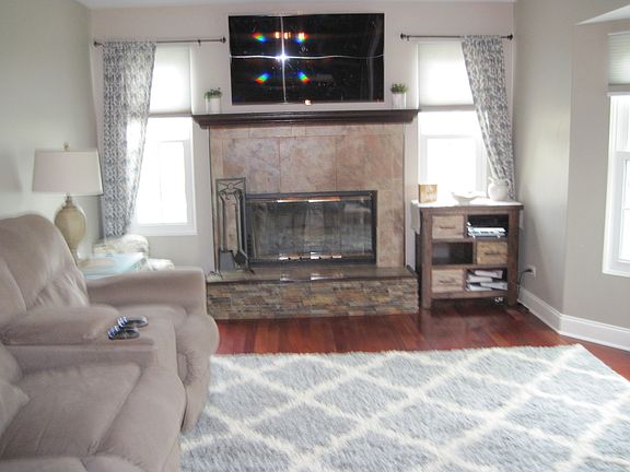 3rd image of 20401 S Hunter Dr