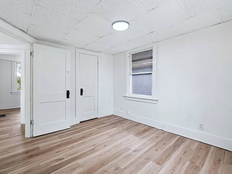 2133 Riedmiller Ave — Photo 5