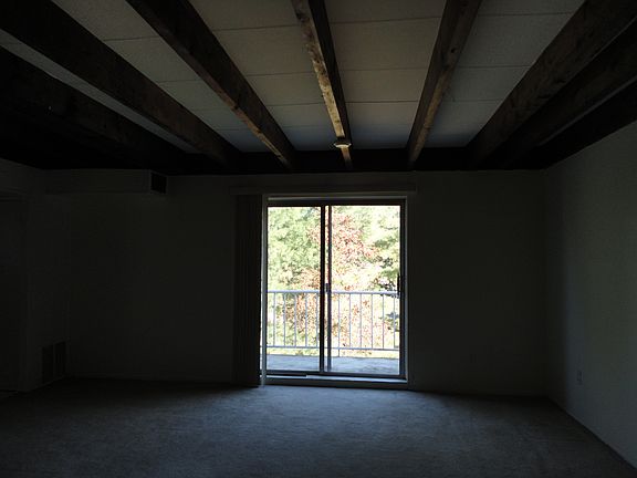 Living Room , sliding door 