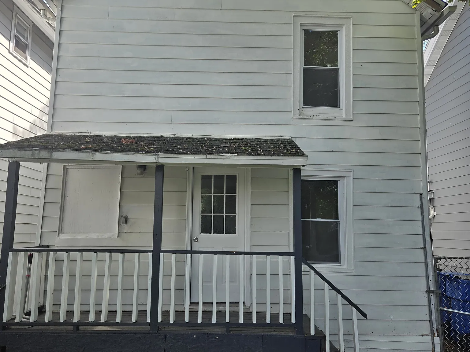 3 bed, 962 sqft, $2,300 — Photo 2