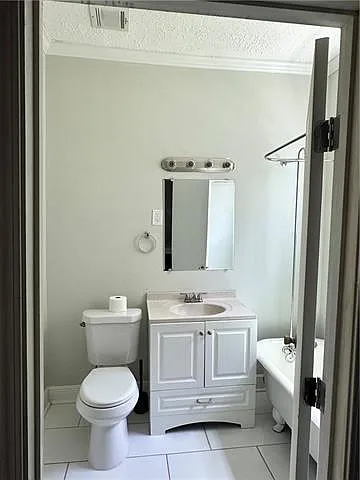 1009 Belleville St — Photo 13