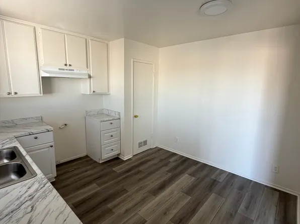 1134 E Avenue Q APT 4, Palmdale, CA 93550