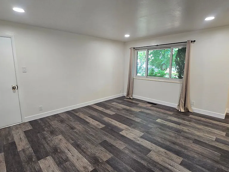 100 Hunter Lake Dr — Photo 12