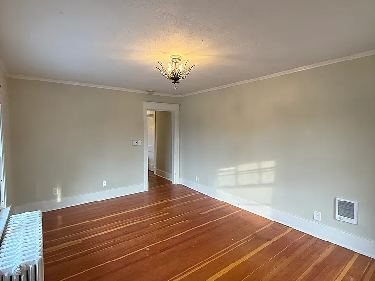 241 W 9th St #3 — Photo 7