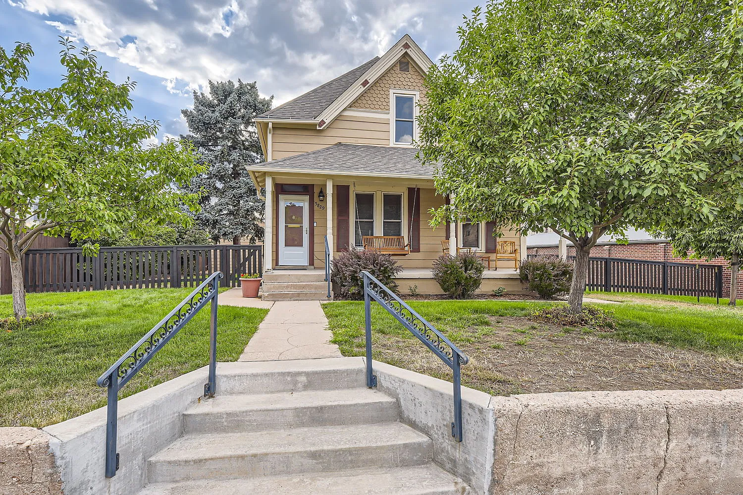 5829 S Curtice St — Photo 1