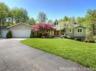 4137 Whispering Hills Ln, Hastings, MI 49058