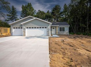 5572 Golla Rd, Stevens Point, WI 54481