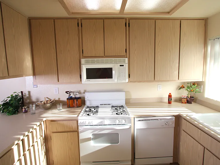 1624 Valdora St — Photo 7