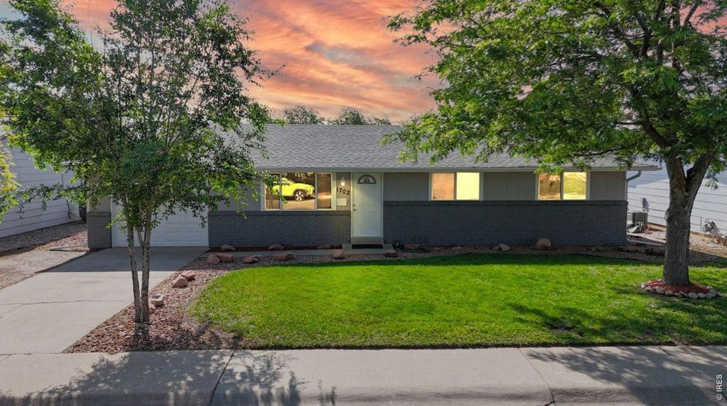 1702 Diana Dr