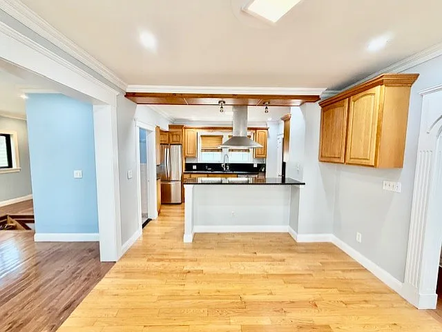 64 Robertson St — Photo 2