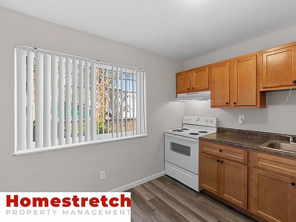 2nd image of 4 Bruce Dr APT 6