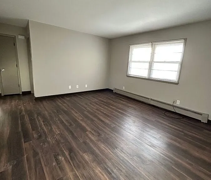 610 E 2nd St S #3 — Photo 3