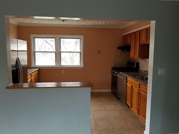 5th image of 15 Gifford Ct