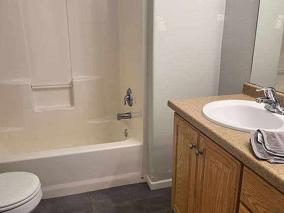 3rd image of 1183 39th Ave S