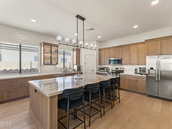 9418 W SALTER Drive, Peoria, AZ 85382