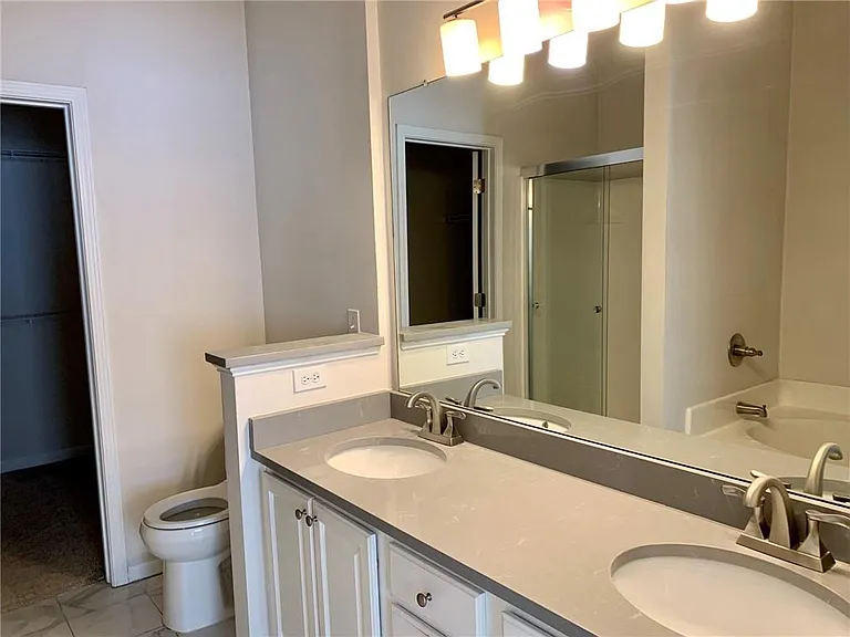 1733 Oakbrook Ln NW #B — Photo 10
