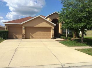 16314 Bridgewalk Dr, Lithia, FL 33547