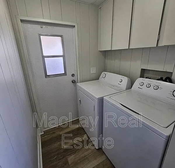 1113 W Corinthian Cir — Photo 16