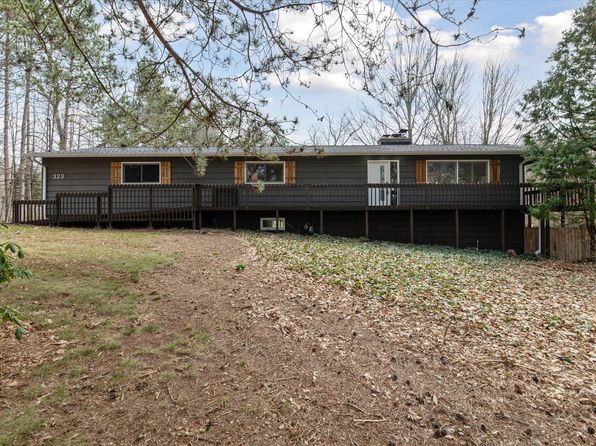 323 13th St, Plainwell, MI 49080