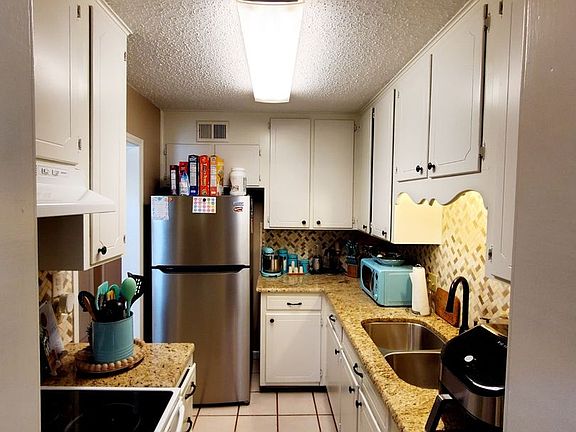 5th image of 3230 Pearl St APT 14