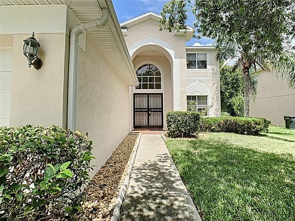5th image of 18135 Sandy Pointe Dr