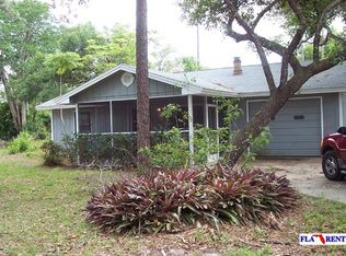 277 Stewart St, Geneva, FL 32732