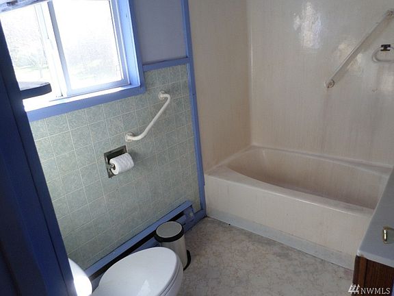5th image of 3616 102nd St