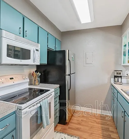 222 N Hutchinson Rd #304 — Photo 5