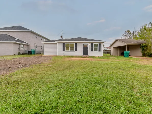 101 Will St, Willis, TX 77378