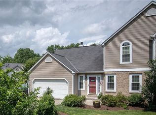 109 Hampshire Dr, Cranberry Township, PA 16066
