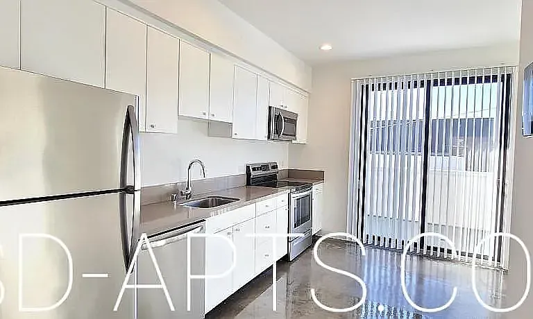 3953 1st Ave #9 — Photo 2