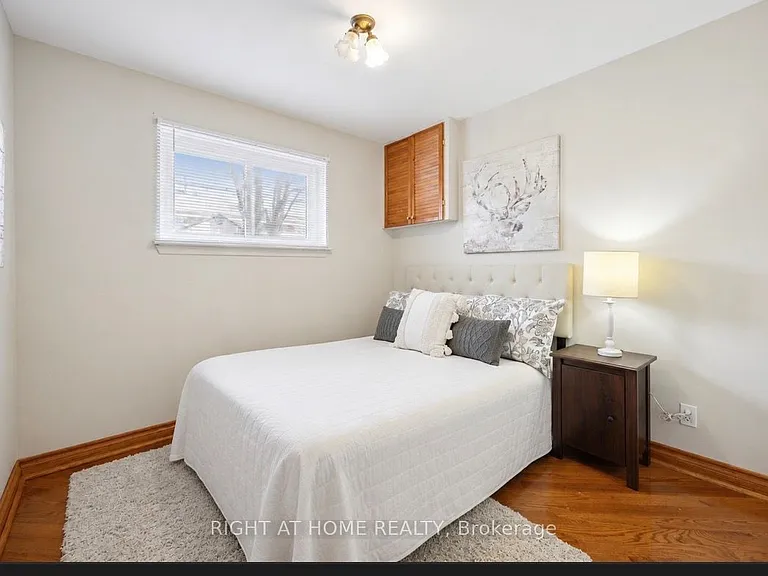 869 Grenoble Blvd — Photo 11
