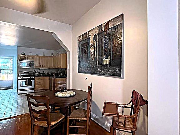 2nd image of 159 Carroll St #1L