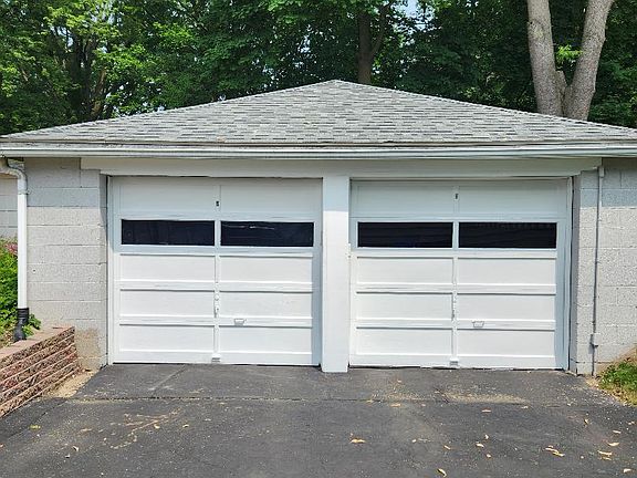 2nd image of 1733 20th St