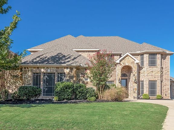 3rd image of 2601 Maple Leaf Dr