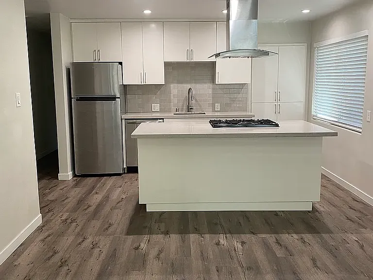 2301 H St #6 — Photo 7