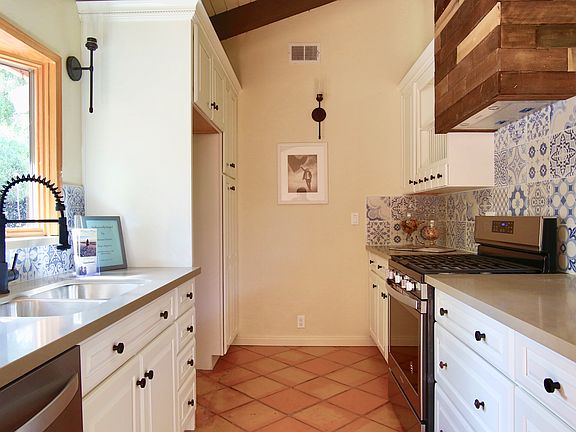 2nd image of 563 N La Cumbre Rd