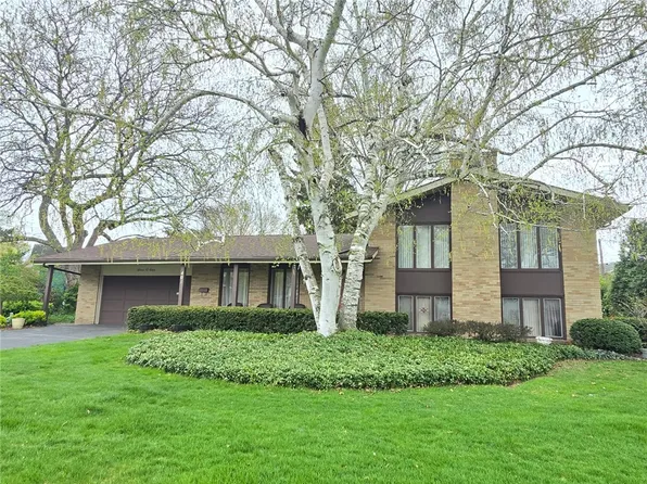 401 Eileen Dr, Rochester, NY 14616